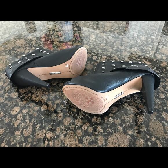 Vince Camuto booties - Picture 4 of 8